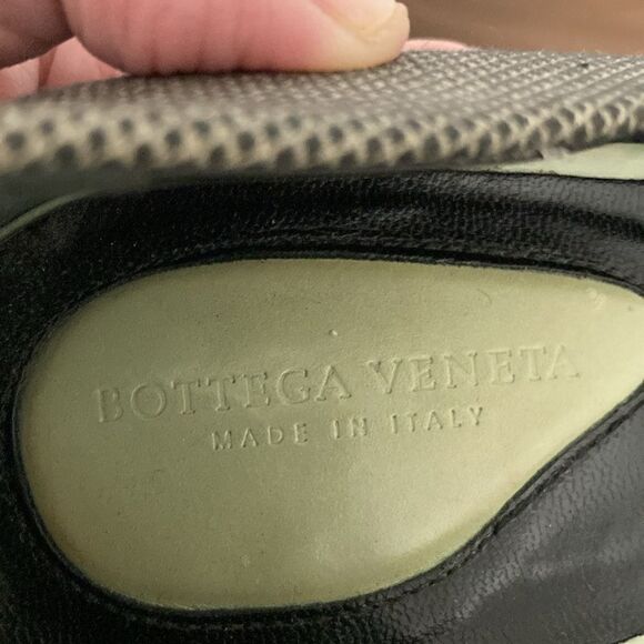 Bottega Veneta Black/Gray Canvas Pumps with Leather Fringe & Peep Toe. Size 39. - Picture 6 of 8